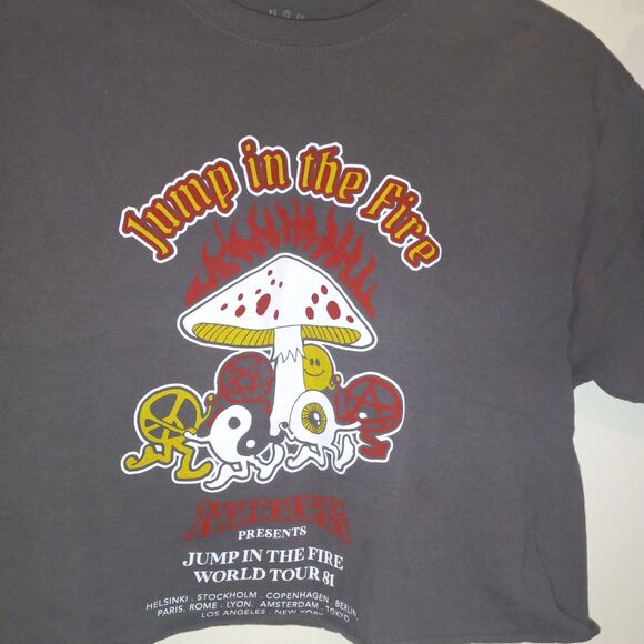 No Hours Medium Jump Into The Fire World Tour 1981 Cut Off Crop Shirt-Upcycled - Picture 3 of 6